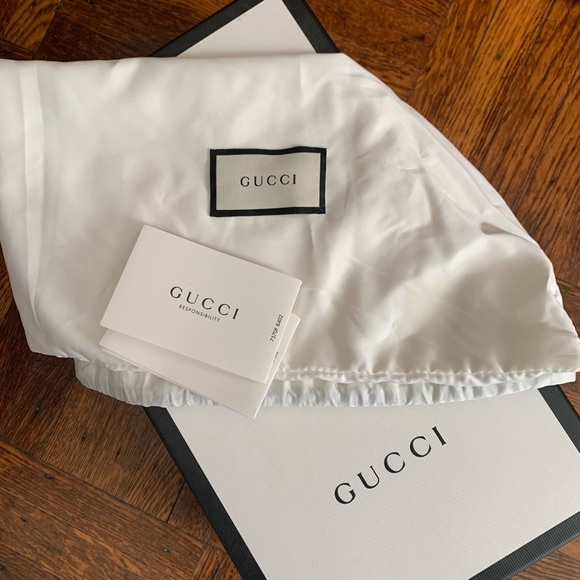 Gucci Dionysus Shoulder Bag - Picture 2 of 7